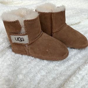 Toddler/Infant UGG boots UK 4/US 5 gently worn - unisex Erin Booties